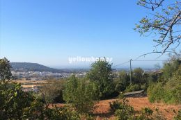 Terreno com casa velha e bonita vista mar e campo perto...